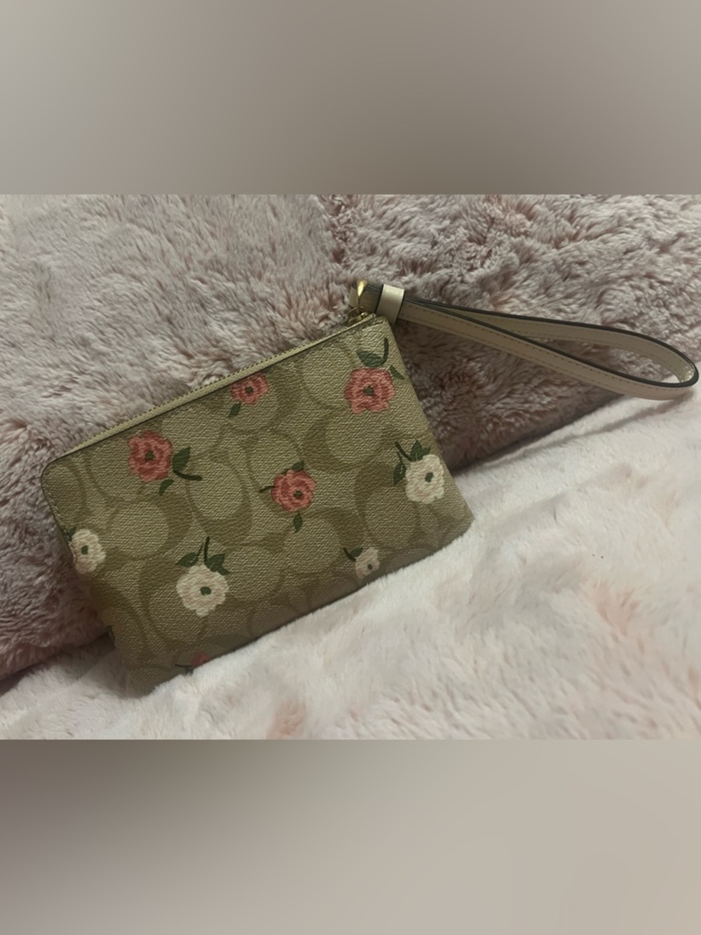 Coach Floral Signature Wristlet Corner Zip - Picture 2 of 4